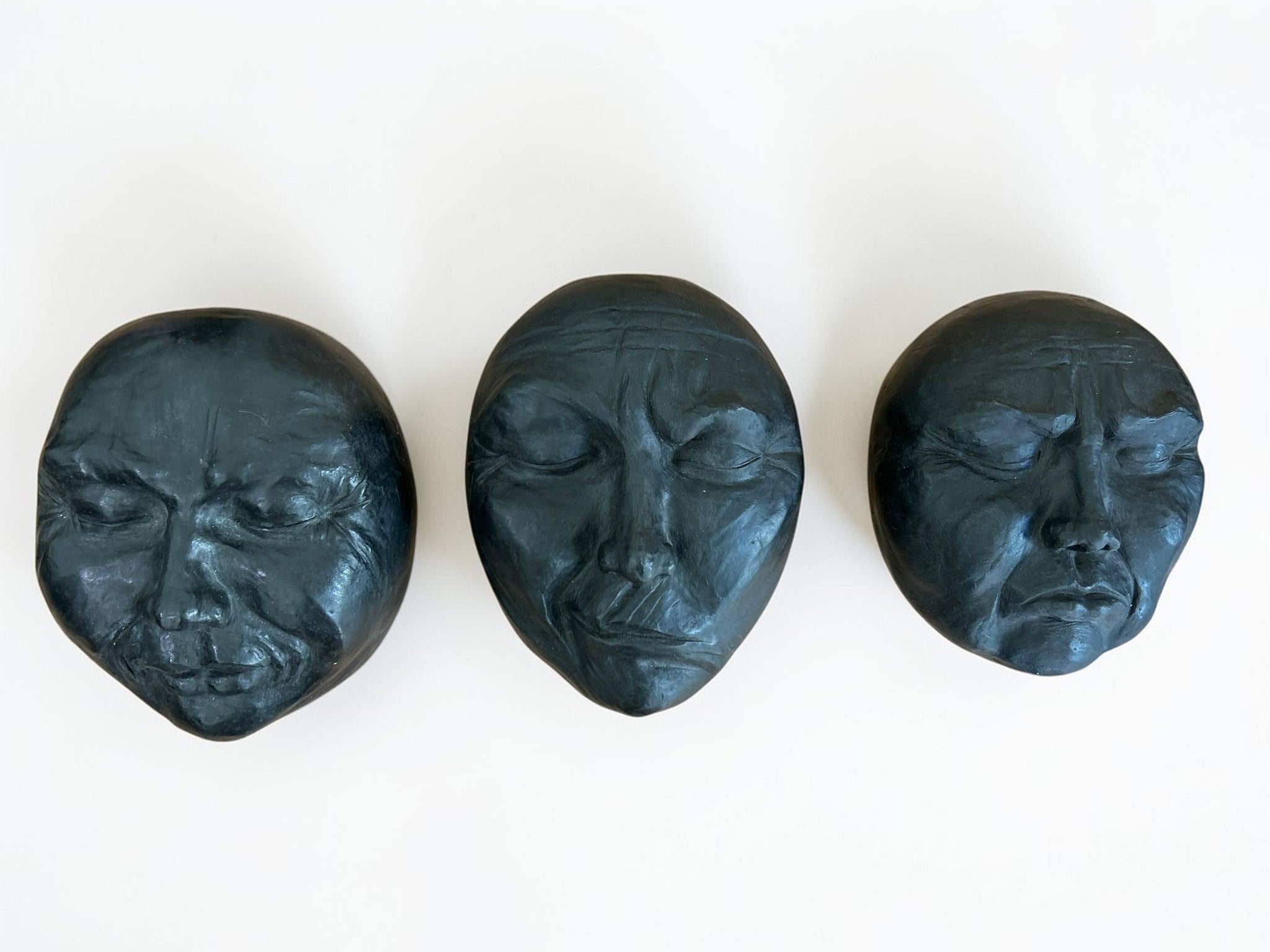 Trio de masques noirs
