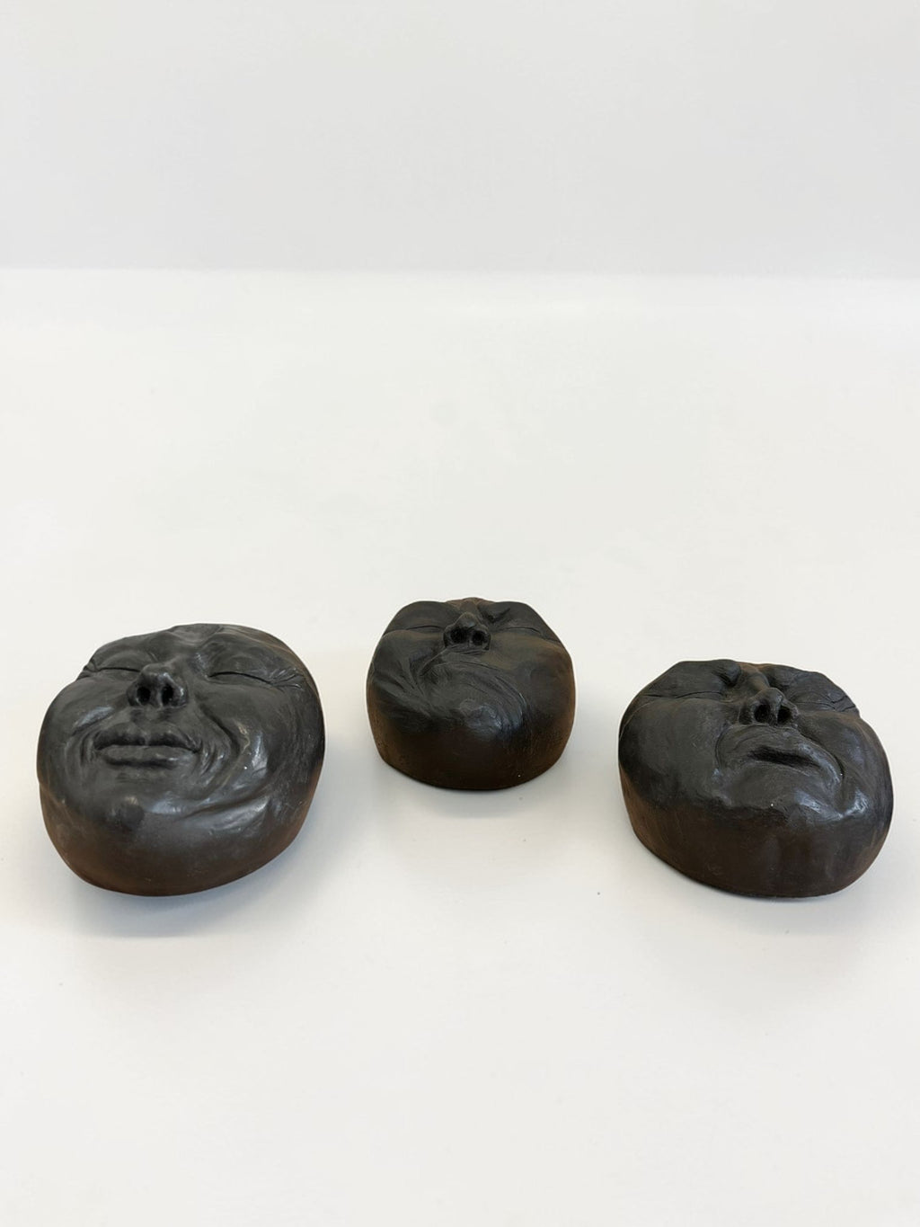 Trio de masques noirs