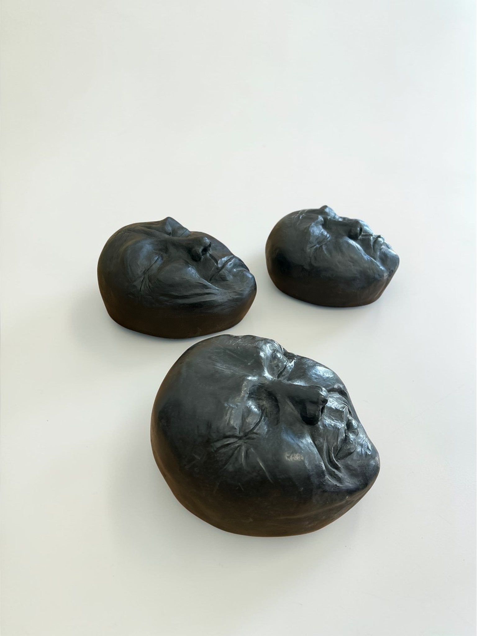 Trio de masques noirs